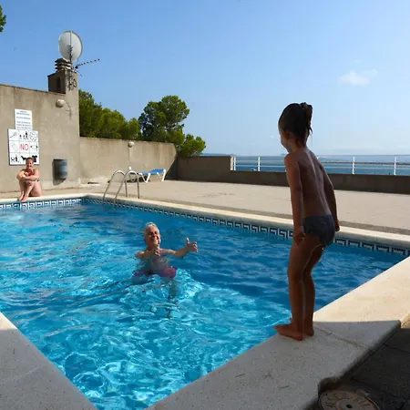 Beachfront In Spain With Pool 埃斯塔蒂特