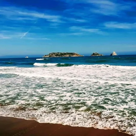 Beachfront In Spain With Pool 公寓 *